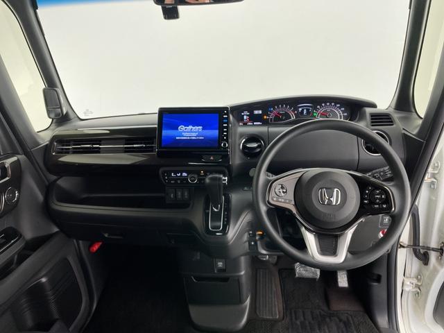 Ｎ－ＢＯＸ Ｇ・Ｌホンダセンシング　☆純正８インチナビ　ＶＸＵ－１８５ＮＢｉ（フルセグ／Ｂｌｕｅｔｏｏｔｈ／ＣＤ／ＤＶＤ／ＵＳＢ）☆バックカメラ☆ビルトインＥＴＣ☆前方ドラレコ☆衝突軽減ブレーキ☆レーンキープアシスト☆レーダークルーズ（2枚目）
