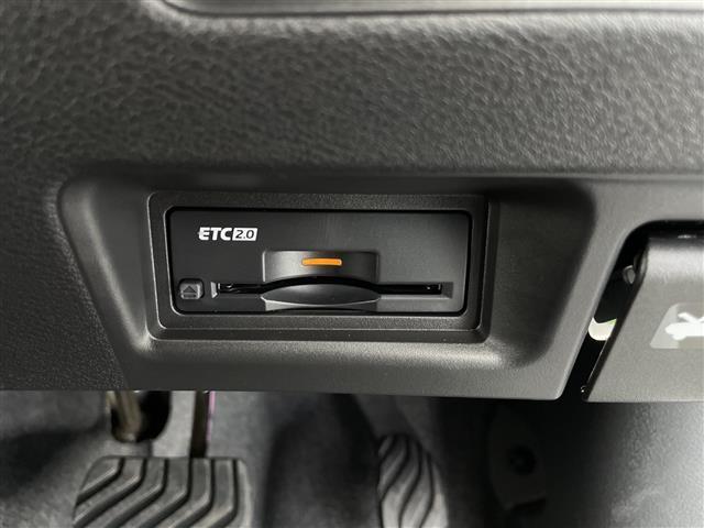 セレナ ｅ－パワー　ハイウェイスターＶ　純正メモリナビ＆フルセグＴＶ＆ＵＳＢ＆ＢＴ／純正フリップダウンモニター／プロパイロット／アダプティブクルーズコントロール／車線維持支援／側方支援／後側方支援／緊急支援／先行車発進告知（13枚目）