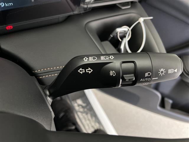 セレナ ｅ－パワー　ハイウェイスターＶ　純正メモリナビ＆フルセグＴＶ＆ＵＳＢ＆ＢＴ／純正フリップダウンモニター／プロパイロット／アダプティブクルーズコントロール／車線維持支援／側方支援／後側方支援／緊急支援／先行車発進告知（21枚目）