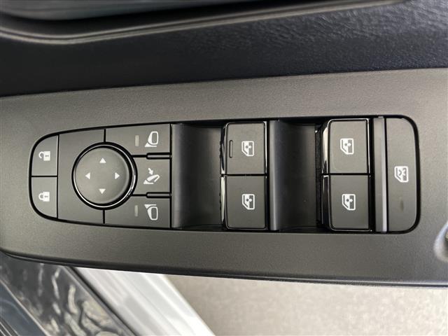 セレナ ｅ－パワー　ハイウェイスターＶ　純正メモリナビ＆フルセグＴＶ＆ＵＳＢ＆ＢＴ／純正フリップダウンモニター／プロパイロット／アダプティブクルーズコントロール／車線維持支援／側方支援／後側方支援／緊急支援／先行車発進告知（24枚目）