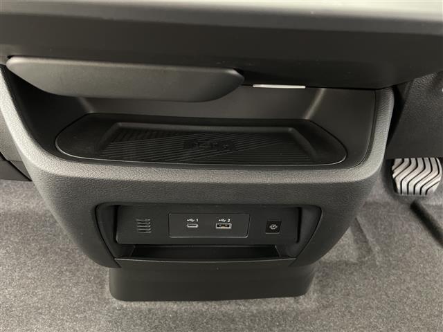 セレナ ｅ－パワー　ハイウェイスターＶ　純正メモリナビ＆フルセグＴＶ＆ＵＳＢ＆ＢＴ／純正フリップダウンモニター／プロパイロット／アダプティブクルーズコントロール／車線維持支援／側方支援／後側方支援／緊急支援／先行車発進告知（27枚目）