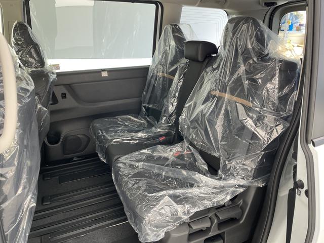 セレナ ｅ－パワー　ハイウェイスターＶ　純正メモリナビ＆フルセグＴＶ＆ＵＳＢ＆ＢＴ／純正フリップダウンモニター／プロパイロット／アダプティブクルーズコントロール／車線維持支援／側方支援／後側方支援／緊急支援／先行車発進告知（39枚目）