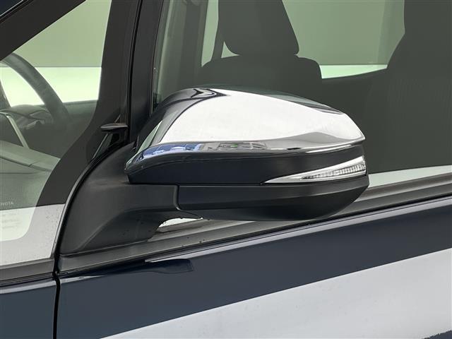 ヴォクシー ＺＳ　煌　純正ナビ　フルセグＴＶ　フリップダウンモニター　バックカメラ　ＬＥＤヘッドライト　オートライト　純正アルミホイール　スマートキー　ＥＴＣ　アイドリングストップ　横滑り防止装置　両側パワースライドドア（5枚目）