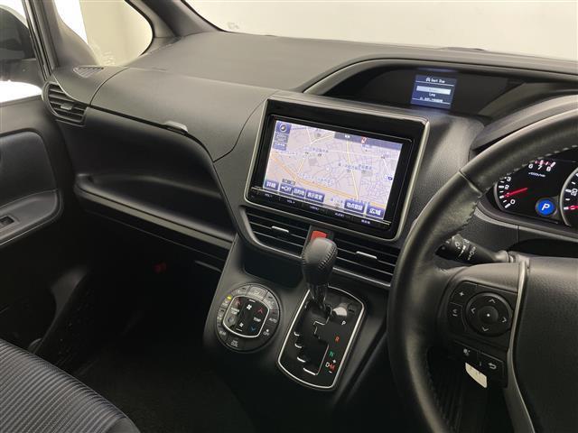 ヴォクシー ＺＳ　煌　純正ナビ　フルセグＴＶ　フリップダウンモニター　バックカメラ　ＬＥＤヘッドライト　オートライト　純正アルミホイール　スマートキー　ＥＴＣ　アイドリングストップ　横滑り防止装置　両側パワースライドドア（22枚目）