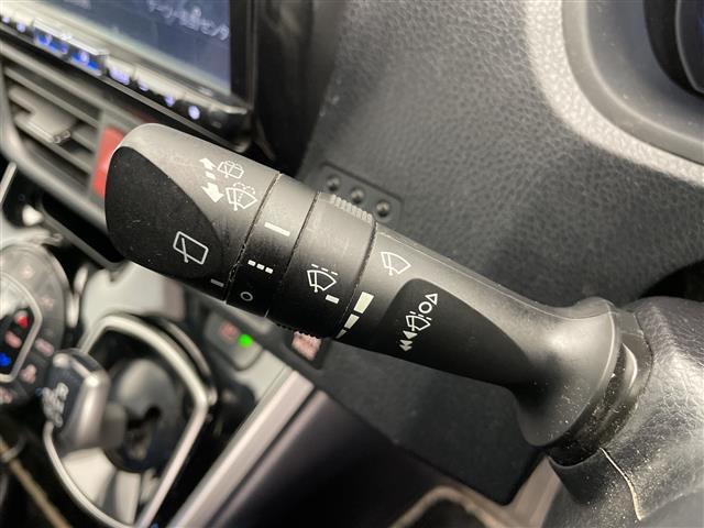 ヴォクシー ハイブリッドZS 煌III ☆アルパイン9インチナビ X9NX(フルセグ/Bluetooth/CD/DVD/HDMI)☆アルパイン後席モニター☆バックカメラ☆ETC☆両側電動スライドドア☆前方ドライブレコーダー(18枚目)