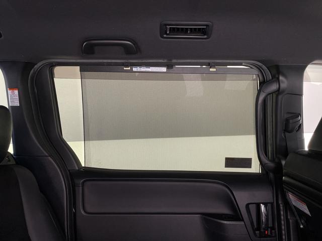 ヴォクシー ハイブリッドZS 煌III ☆アルパイン9インチナビ X9NX(フルセグ/Bluetooth/CD/DVD/HDMI)☆アルパイン後席モニター☆バックカメラ☆ETC☆両側電動スライドドア☆前方ドライブレコーダー(32枚目)