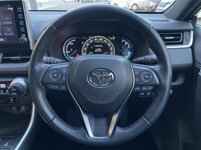 ＲＡＶ４ ＰＨＶ Ｇ　Ｚ　ワンオーナー　Ｔｏｙｏｔａ　Ｓａｆｅｔｙ　Ｓｅｎｓｅ　プリクラッシュセーフティー　ＬＴＡ　ＰＣＳ　ＢＳＭ　ＲＣＴＡ　ＰＫＳＢ　ＲＳＡ　先行発進　デジタルインナーミラー　純正１８インチＡＷ積込み　ＥＴＣ（10枚目）