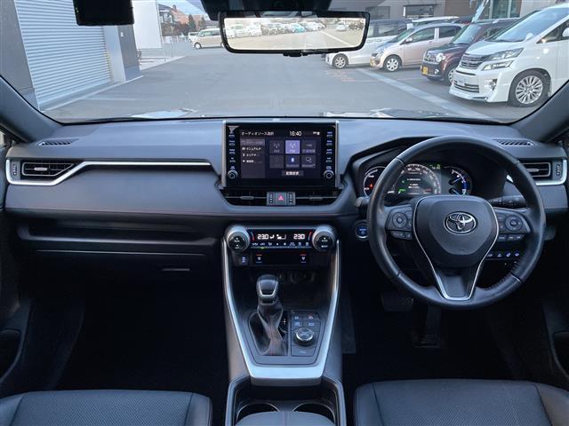 ＲＡＶ４ ＰＨＶ Ｇ　Ｚ　ワンオーナー　Ｔｏｙｏｔａ　Ｓａｆｅｔｙ　Ｓｅｎｓｅ　プリクラッシュセーフティー　ＬＴＡ　ＰＣＳ　ＢＳＭ　ＲＣＴＡ　ＰＫＳＢ　ＲＳＡ　先行発進　デジタルインナーミラー　純正１８インチＡＷ積込み　ＥＴＣ（42枚目）