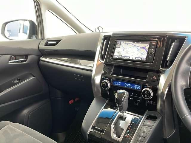 アルファード 2.5S Aパッケージ 純正SDナビ Bカメラ 純正ETC クルーズコントロール TVキャンセラー 両側パワースライド フロントデアイサー 電子パーキング オートホールド 純正18インチAW 4WD(23枚目)