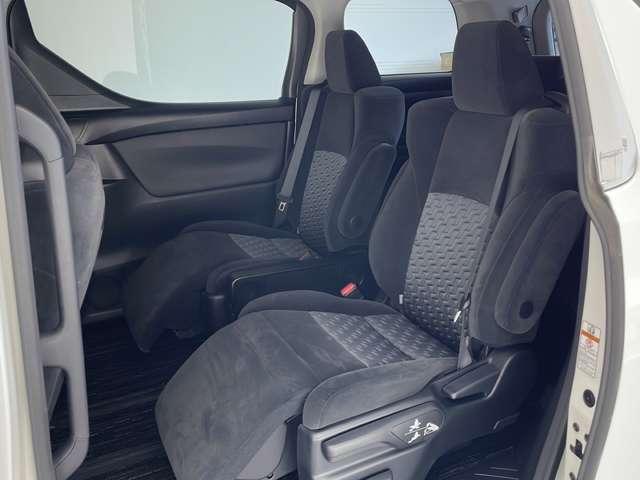 アルファード 2.5S Aパッケージ 純正SDナビ Bカメラ 純正ETC クルーズコントロール TVキャンセラー 両側パワースライド フロントデアイサー 電子パーキング オートホールド 純正18インチAW 4WD(36枚目)