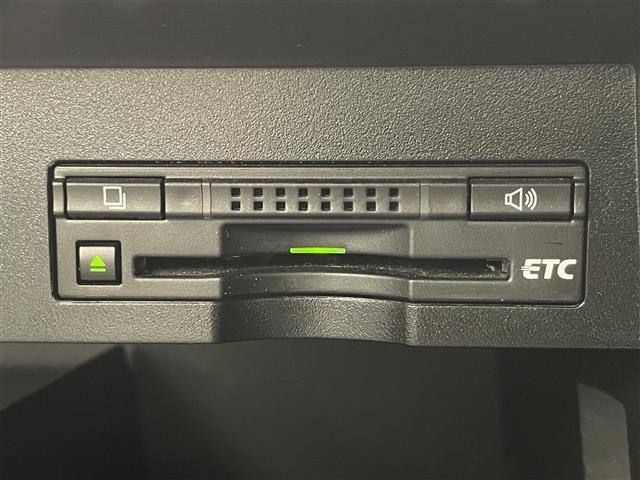 ＨＳ２５０ｈ　バージョンＣ　純正ナビ　バックカメラ　本革シート　シートヒーター　パワーシート　レーダークルーズ　フルセグＴＶ　Ｂｌｕｅｔｏｏｔｈ　ＥＴＣ　純正フロアマット　純正アルミ　ＬＥＤヘッドライト　フォグランプ　ＵＳＢ(6枚目)