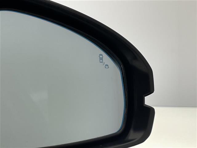 ヴェゼル ｅ：ＨＥＶ　Ｚ　純正９型ディスプレイナビ　フルセグＴＶ　カープレイ対応　バックカメラ　ワイヤレス充電　ＥＴＣ２．０　ＢＳＭ　電動パーキングブレーキ　シートヒーター　衝突軽減　追従クルコン　ハンドル支援　ＬＥＤ　禁煙（8枚目）