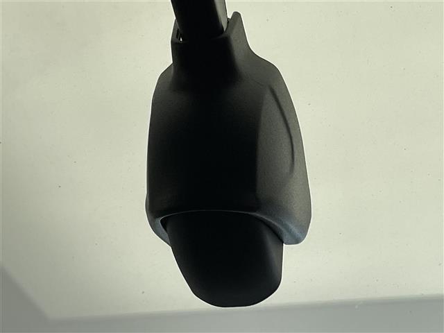 ヴェゼル ｅ：ＨＥＶ　Ｚ　純正９型ディスプレイナビ　フルセグＴＶ　カープレイ対応　バックカメラ　ワイヤレス充電　ＥＴＣ２．０　ＢＳＭ　電動パーキングブレーキ　シートヒーター　衝突軽減　追従クルコン　ハンドル支援　ＬＥＤ　禁煙（15枚目）