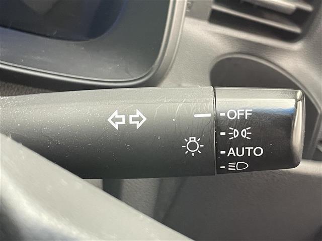 フィットハイブリッド Ｌパッケージ　純正ナビ　ＣＤ　ラジオ　Ｂｌｕｅｔｏｏｔｈ　バックカメラ　ハーフレザー　ＬＥＤオートライト　純正フロアマット　ＥＴＣ　クルーズコントロール　プッシュスタート　ステアリングスイッチ　ドアバイザー　禁煙車（31枚目）