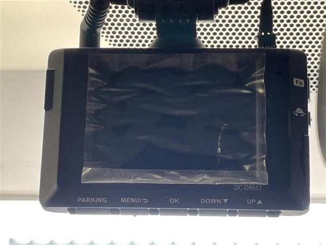 ヤリス ハイブリッドＺ　純正ディスプレイ／Ｂｌｕｅｔｏｏｔｈ／ミラキャスト対応／バックカメラ／シートヒーター／純正１６インチＡＷ／ＥＴＣ２．０／前後ドラレコ／セーフティセンス／衝突軽減／追従クルコン／ＬＥＤオートライト／禁煙（10枚目）