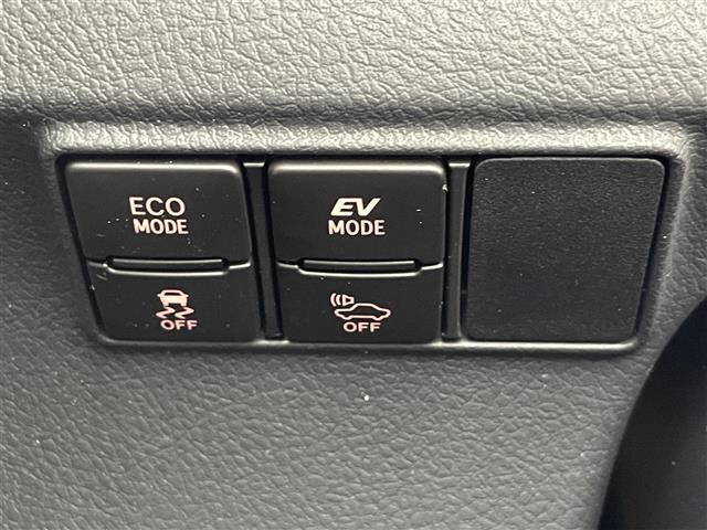 シエンタ ハイブリッドＧ　クエロ　純正７型ナビフルセグＴＶＢｌｕｅｔｏｏｔｈＥＴＣバックカメラ両側パワースライドドアオートハイビーム車線逸脱警報トヨタセーフティセンスＬＥＤヘッドライトハーフレザーシートプッシュスタート（13枚目）