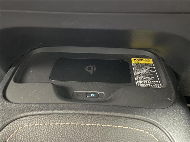 カローラツーリング ハイブリッド　ダブルバイビー　純９型ＤＡ　フルセグＴＶ　Ｂｌｕｅｔｏｏｔｈ　バックカメラ　トヨタセーフティセンス　衝突軽減　レーンキーフ゜　黒ハーフレザー　電子パーキング　純正ドラレコ　ＥＴＣ　ワイヤレス充電　スマートキー　禁煙車（5枚目）