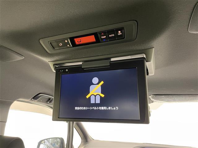 ヴォクシー ハイブリッドＺＳ　煌ＩＩ　純正１０型ナビ　純正１２型後席モニター　両側パワスラ　フルセグＴＶ　シートヒーター　バックカメラ　純正ドラレコ　ＥＴＣ　セーフティセンス　衝突軽減　レーンキープ　３眼ＬＥＤ　クルコン　プッシュスタート（7枚目）