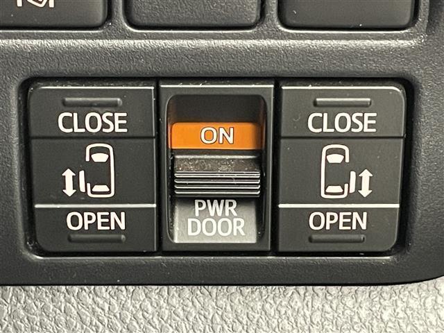 ヴォクシー ハイブリッドＺＳ　煌ＩＩ　純正１０型ナビ　純正１２型後席モニター　両側パワスラ　フルセグＴＶ　シートヒーター　バックカメラ　純正ドラレコ　ＥＴＣ　セーフティセンス　衝突軽減　レーンキープ　３眼ＬＥＤ　クルコン　プッシュスタート（8枚目）