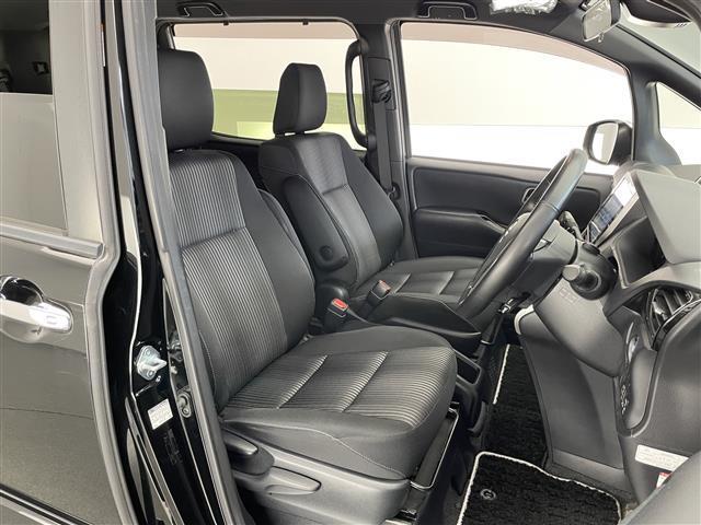 ヴォクシー ハイブリッドＺＳ　煌ＩＩ　純正１０型ナビ　純正１２型後席モニター　両側パワスラ　フルセグＴＶ　シートヒーター　バックカメラ　純正ドラレコ　ＥＴＣ　セーフティセンス　衝突軽減　レーンキープ　３眼ＬＥＤ　クルコン　プッシュスタート（21枚目）