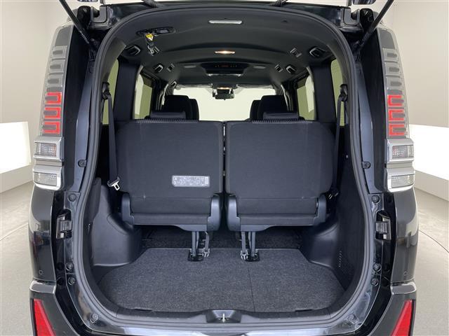 ヴォクシー ハイブリッドＺＳ　煌ＩＩ　純正１０型ナビ　純正１２型後席モニター　両側パワスラ　フルセグＴＶ　シートヒーター　バックカメラ　純正ドラレコ　ＥＴＣ　セーフティセンス　衝突軽減　レーンキープ　３眼ＬＥＤ　クルコン　プッシュスタート（24枚目）