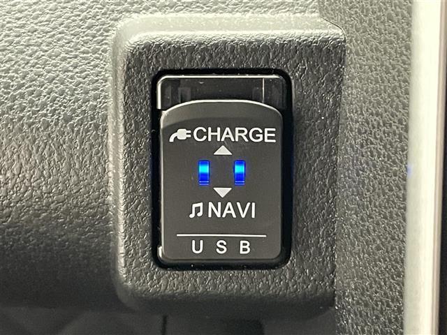 タント カスタムＲＳスタイルセレクション　純正９型ナビ　全方位カメラ　禁煙車　黒ハーフレザー　フルセグＴＶ　両側パワスラ　ＥＴＣ　ドラレコ　シートヒーター　スマートアシストＩＩＩ　衝突軽減　レーンキープ　オートハイビーム　ＤＶＤ再生　ターボ搭（15枚目）