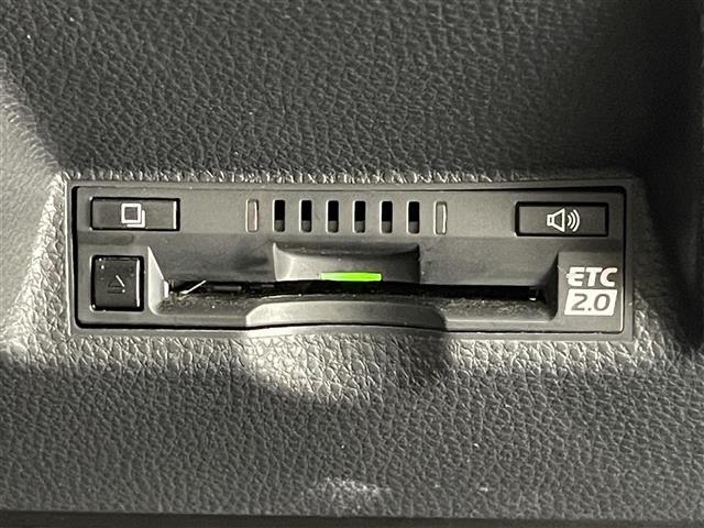 ヤリスクロス ハイブリッドＺ　純正８型ナビ　ＨＵＤ　全方位カメラ　ＢＳＭ　茶ハーフレザー　Ｂｌｕｅｔｏｏｔｈ　フルセグＴＶ　シートヒーター　ＥＴＣ２．０　セーフティセンス　衝突軽減　追従クルコン　オートハイビーム　ＡＣ１００Ｖ電源（11枚目）