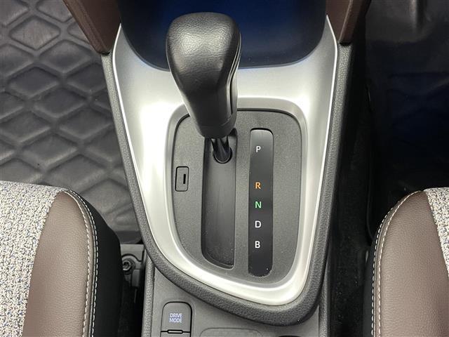 ヤリスクロス ハイブリッドＺ　純正８型ナビ　ＨＵＤ　全方位カメラ　ＢＳＭ　茶ハーフレザー　Ｂｌｕｅｔｏｏｔｈ　フルセグＴＶ　シートヒーター　ＥＴＣ２．０　セーフティセンス　衝突軽減　追従クルコン　オートハイビーム　ＡＣ１００Ｖ電源（16枚目）