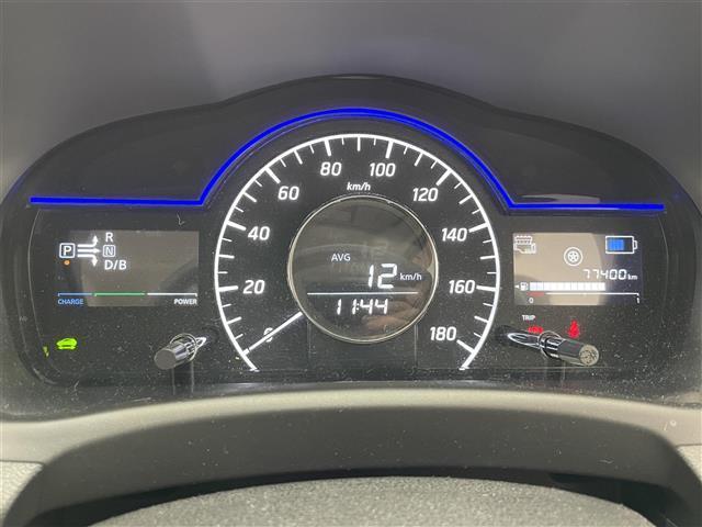 ノート ｅ－パワー　Ｘ　純正ナビ　全方位カメラ　スマートルームミラー　禁煙車　Ｂｌｕｅｔｏｏｔｈ　フルセグＴＶ　ＤＶＤ再生　ＥＴＣ　前後ドラレコ　衝突軽減　ＨＩＤオートライト　レーンキープ　純正フロアマット　プッシュスタート（9枚目）
