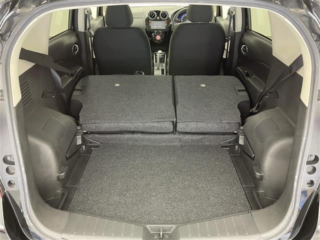 ノート ｅ－パワー　Ｘ　純正ナビ　全方位カメラ　スマートルームミラー　禁煙車　Ｂｌｕｅｔｏｏｔｈ　フルセグＴＶ　ＤＶＤ再生　ＥＴＣ　前後ドラレコ　衝突軽減　ＨＩＤオートライト　レーンキープ　純正フロアマット　プッシュスタート（25枚目）