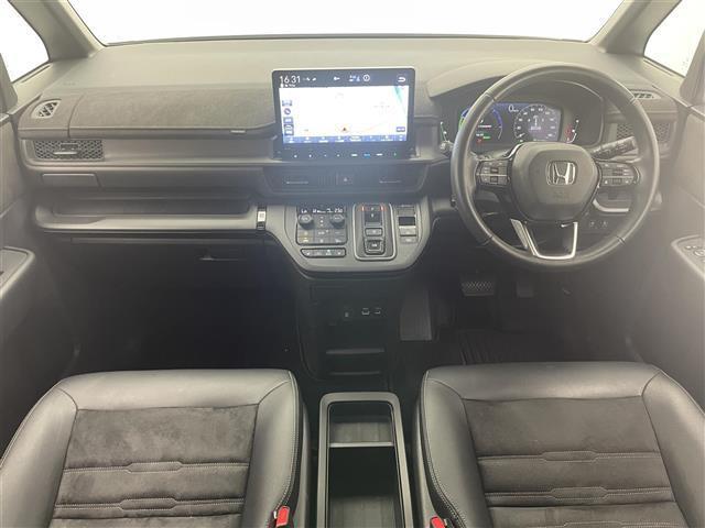 ステップワゴン ｅ：ＨＥＶスパーダ　プレミアムライン　純正１１．４型ナビ　純正後席モニター　ホンダセンシング　全方位カメラ　両側パワスラ　ＨＤＭＩ　パドルシフト　ＢＳＭ　シートヒーター　ＬＥＤオートライト　追従クルコン　フルセグ　ＥＴＣ　純正ドラレコ（4枚目）