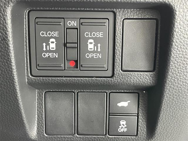 ステップワゴン ｅ：ＨＥＶスパーダ　プレミアムライン　純正１１．４型ナビ　純正後席モニター　ホンダセンシング　全方位カメラ　両側パワスラ　ＨＤＭＩ　パドルシフト　ＢＳＭ　シートヒーター　ＬＥＤオートライト　追従クルコン　フルセグ　ＥＴＣ　純正ドラレコ（10枚目）