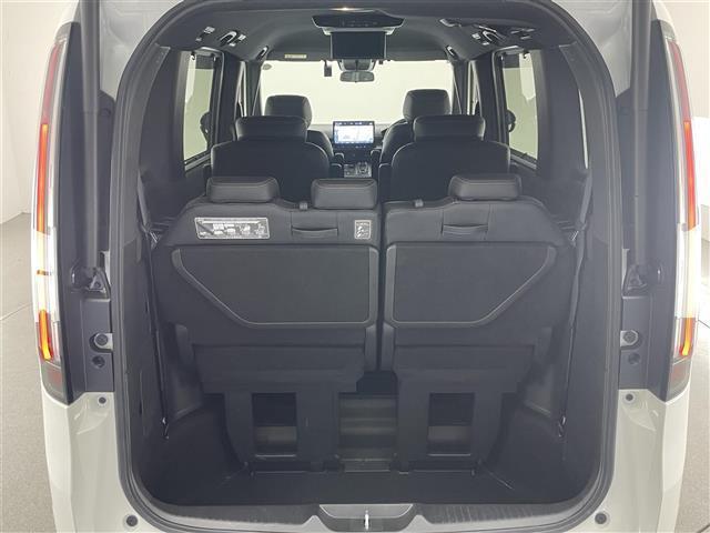 ステップワゴン ｅ：ＨＥＶスパーダ　プレミアムライン　純正１１．４型ナビ　純正後席モニター　ホンダセンシング　全方位カメラ　両側パワスラ　ＨＤＭＩ　パドルシフト　ＢＳＭ　シートヒーター　ＬＥＤオートライト　追従クルコン　フルセグ　ＥＴＣ　純正ドラレコ（24枚目）
