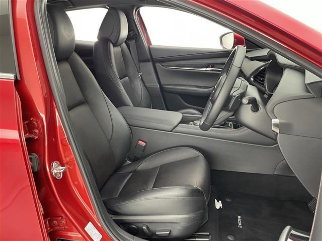 ＭＡＺＤＡ３ファストバック ＸＤ　Ｌパッケージ　純正８．８型ナビ　ＨＤＭＩ　黒革　全方位カメラ　禁煙車　ＢＳＭ　フルセグＴＶ　前後ドラレコ　ＥＴＣ　シートヒーター　衝突軽減　追従クルコン　社外アルミ付スタッドレス４本積込　ＬＥＤオートライト　フォグ（22枚目）