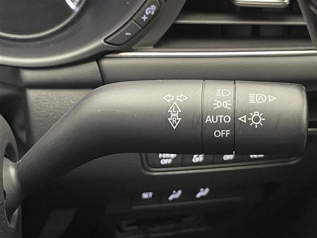 ＭＡＺＤＡ３ファストバック ＸＤ　Ｌパッケージ　純正８．８型ナビ　ＨＤＭＩ　黒革　全方位カメラ　禁煙車　ＢＳＭ　フルセグＴＶ　前後ドラレコ　ＥＴＣ　シートヒーター　衝突軽減　追従クルコン　社外アルミ付スタッドレス４本積込　ＬＥＤオートライト　フォグ（33枚目）