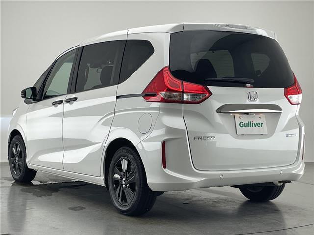 フリードハイブリッド ハイブリッド・Ｇブラックスタイル　純正９型ナビ　両側パワスラ　追従クルコン　禁煙車　フルセグＴＶ　ＤＶＤ　ホンダセンシング　ＥＴＣ　バックカメラ　シートヒーター　衝突軽減　コーナーセンサー　ＬＥＤライト　純正マット　ロールサンシェード（20枚目）