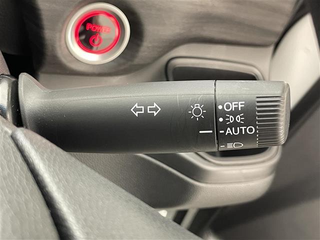 フリードハイブリッド ハイブリッド・Ｇブラックスタイル　純正９型ナビ　両側パワスラ　追従クルコン　禁煙車　フルセグＴＶ　ＤＶＤ　ホンダセンシング　ＥＴＣ　バックカメラ　シートヒーター　衝突軽減　コーナーセンサー　ＬＥＤライト　純正マット　ロールサンシェード（32枚目）