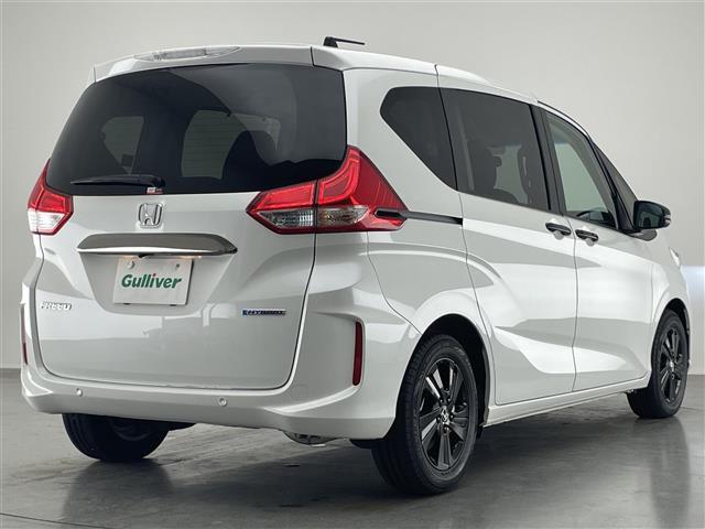フリードハイブリッド ハイブリッド・Ｇブラックスタイル　純正９型ナビ　両側パワスラ　追従クルコン　禁煙車　フルセグＴＶ　ＤＶＤ　ホンダセンシング　ＥＴＣ　バックカメラ　シートヒーター　衝突軽減　コーナーセンサー　ＬＥＤライト　純正マット　ロールサンシェード（45枚目）
