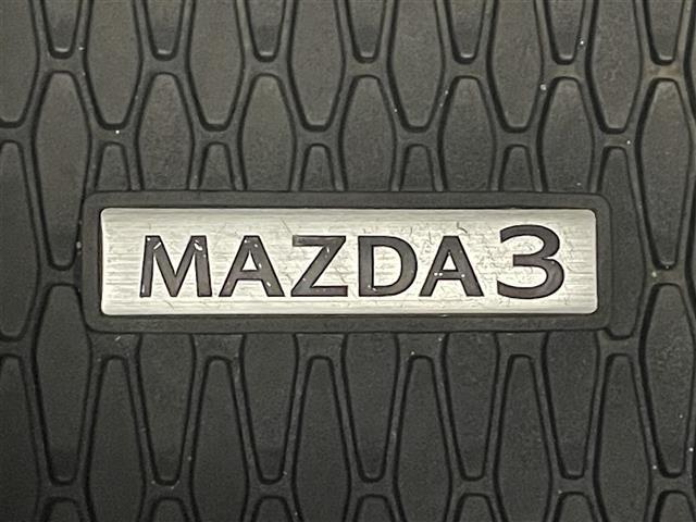 ＭＡＺＤＡ３ファストバック ２０Ｓバーガンディ　セレクション　純正８．８型ナビ　全方位カメラ　赤革　禁煙　パドルシフト　ＢＳＭ　ＨＵＤ　ＨＤＭＩ　追従クルコン　フルセグＴＶ　ＤＶＤ　ＥＴＣ　シートヒーター　パワーシート　純正アルミ　衝突軽減　ＬＥＤオートライト（27枚目）