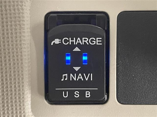 ムーヴキャンバス Ｇメイクアップリミテッド　ＳＡＩＩＩ　純正８型ナビ　全方位カメラ　禁煙　両側パワスラ　Ｂｌｕｅｔｏｏｔｈ　フルセグＴＶ　ＤＶＤ　ドラレコ　ＥＴＣ　スマートアシストＩＩＩ　衝突軽減　アイドリングストップ　オートハイビーム　ＬＥＤライト　フォ（10枚目）