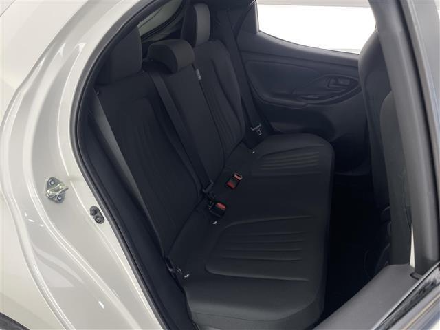 ヤリス ハイブリッドＧ　純正８型ＤＡナビ　アドバンストパーク　全方位カメラ　ＢＳＭ　前後ドラレコ　ＥＴＣ　セーフティセンス　衝突軽減　追従クルコン　ＬＥＤオートライト　純正ＡＷ　レーンキープ　プッシュスタート　スマートキー（22枚目）