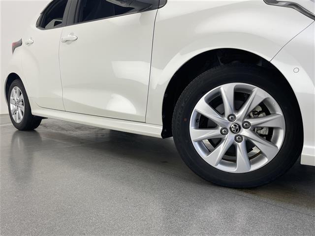 ヤリス ハイブリッドＧ　純正８型ＤＡナビ　アドバンストパーク　全方位カメラ　ＢＳＭ　前後ドラレコ　ＥＴＣ　セーフティセンス　衝突軽減　追従クルコン　ＬＥＤオートライト　純正ＡＷ　レーンキープ　プッシュスタート　スマートキー（38枚目）