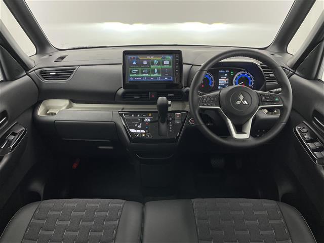 デリカミニ Ｔ　プレミアム　届出済未使用車　純正９型ＤＡ　デジイン　マイパイロット　ハンズフリーパワスラ　全方位カメラ　シートヒーター　ｅ－アシスト　衝突軽減　追従クルコン　ダウンヒルアシスト　ＬＥＤオートライト　パドルシフト（2枚目）