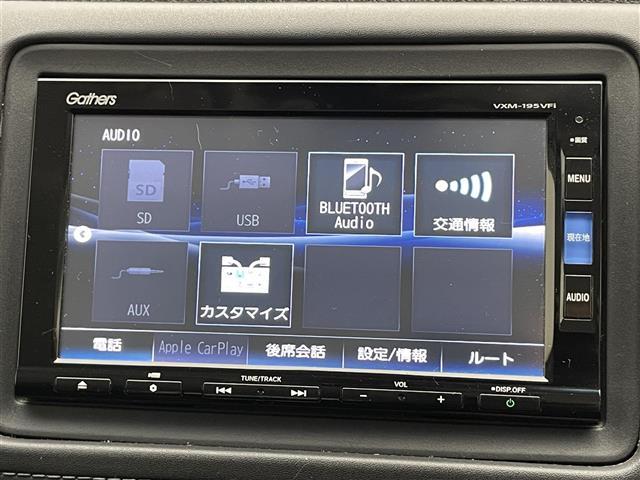 ヴェゼル ハイブリッドＺ・ホンダセンシング　純正ナビ　禁煙　シートヒーター　バックカメラ　フルセグ　ＤＶＤ　前後ドラレコ　ＥＴＣ　カープレイ対応　黒ハーフレザー　ホンダセンシング　衝突軽減　レーンキープ　パドルシフト　ＬＥＤオートライト　フォグ（8枚目）