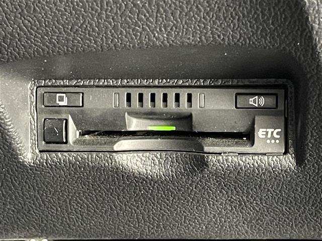 プリウス Ａツーリングセレクション　純正ナビ　全方位カメラ　アドバンストパーク　ＨＵＤ　禁煙　ＢＳＭ　フルセグ　ＤＶＤ　前後ドラレコ　ＥＴＣ　セーフティセンス　衝突軽減　追従クルコン　ＬＥＤオートライト　ＡＣ１００Ｖ電源　シートヒーター（14枚目）