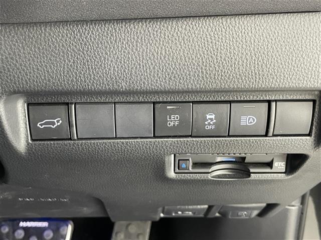 ハリアー Ｇ　純正８型ナビ　モデリスタ　デジイン　禁煙　バックカメラ　Ｂｌｕｅｔｏｏｔｈ　電動リヤゲート　ｎａｎｏｅＸ　セーフティセンス　衝突軽減　追従クルコン　ＬＥＤオートライト　電子パーキング　黒ハーフレザー（6枚目）