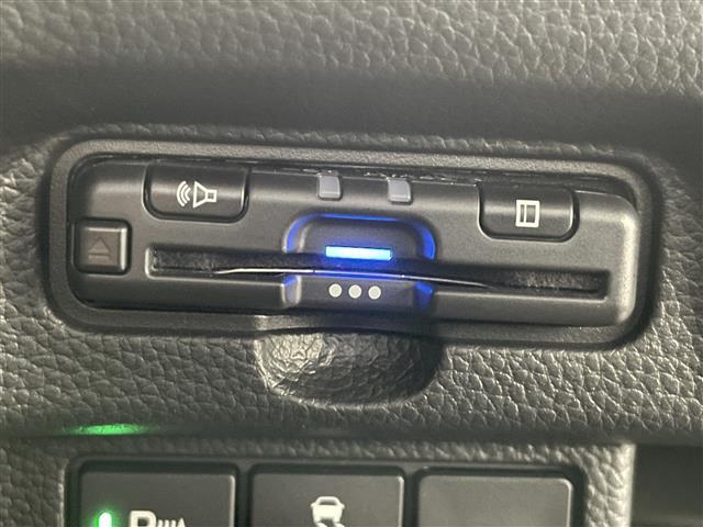 N-BOXカスタム Lターボ 社外ナビ シートヒーター 禁煙車 ホンダセンシング Bluetooth フルセグ DVD 前後ドラレコ ETC 両側パワスラ 衝突軽減 追従クルコン LEDオートライト 黒ハーフレザー パドルシフト(9枚目)