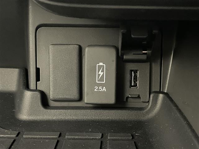 N-BOXカスタム Lターボ 社外ナビ シートヒーター 禁煙車 ホンダセンシング Bluetooth フルセグ DVD 前後ドラレコ ETC 両側パワスラ 衝突軽減 追従クルコン LEDオートライト 黒ハーフレザー パドルシフト(11枚目)