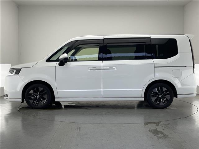 ステップワゴン e:HEVスパーダ 純正11.4型ナビ 純正15.6型後席モニター 禁煙 電動リヤゲート シートヒーター バックカメラ フルセグ ホンダセンシング 衝突軽減 追従クルコン 誤発進抑制 車線逸脱 LEDオートライト ETC(17枚目)