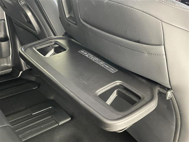ステップワゴン e:HEVスパーダ 純正11.4型ナビ 純正15.6型後席モニター 禁煙 電動リヤゲート シートヒーター バックカメラ フルセグ ホンダセンシング 衝突軽減 追従クルコン 誤発進抑制 車線逸脱 LEDオートライト ETC(31枚目)